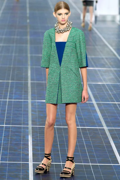 Look 28